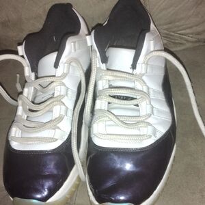 Jordan Retro 11 Low SZ:10.5 Men Emerald Easter 528895-145 White/Blck Laces Shoes